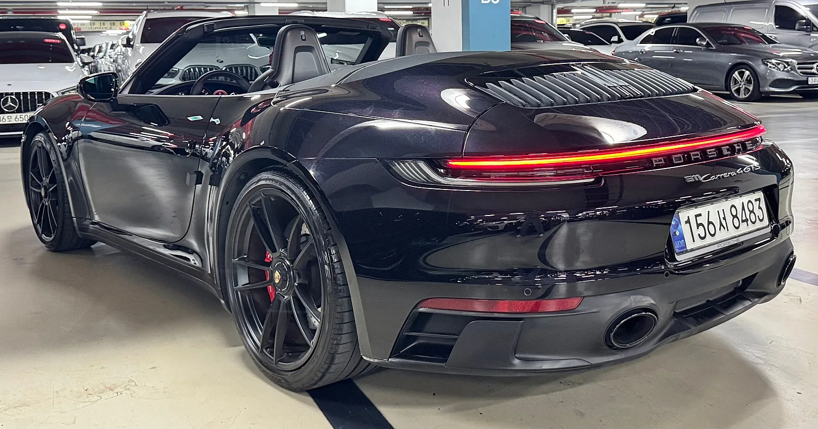 포르쉐 911 카레라4 GTS 2023 블랙 사진 6