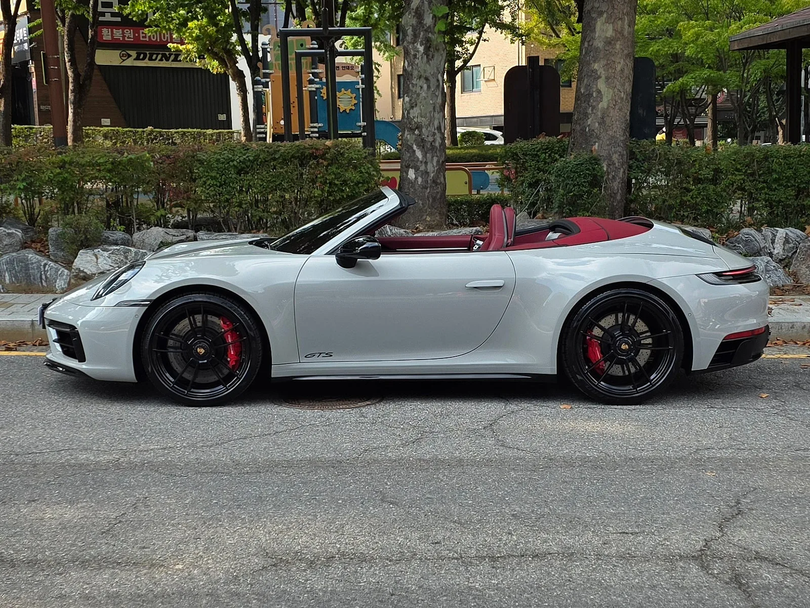 포르쉐 911 카레라 4 GTS 카브리올레 2022 크레용 사진 3