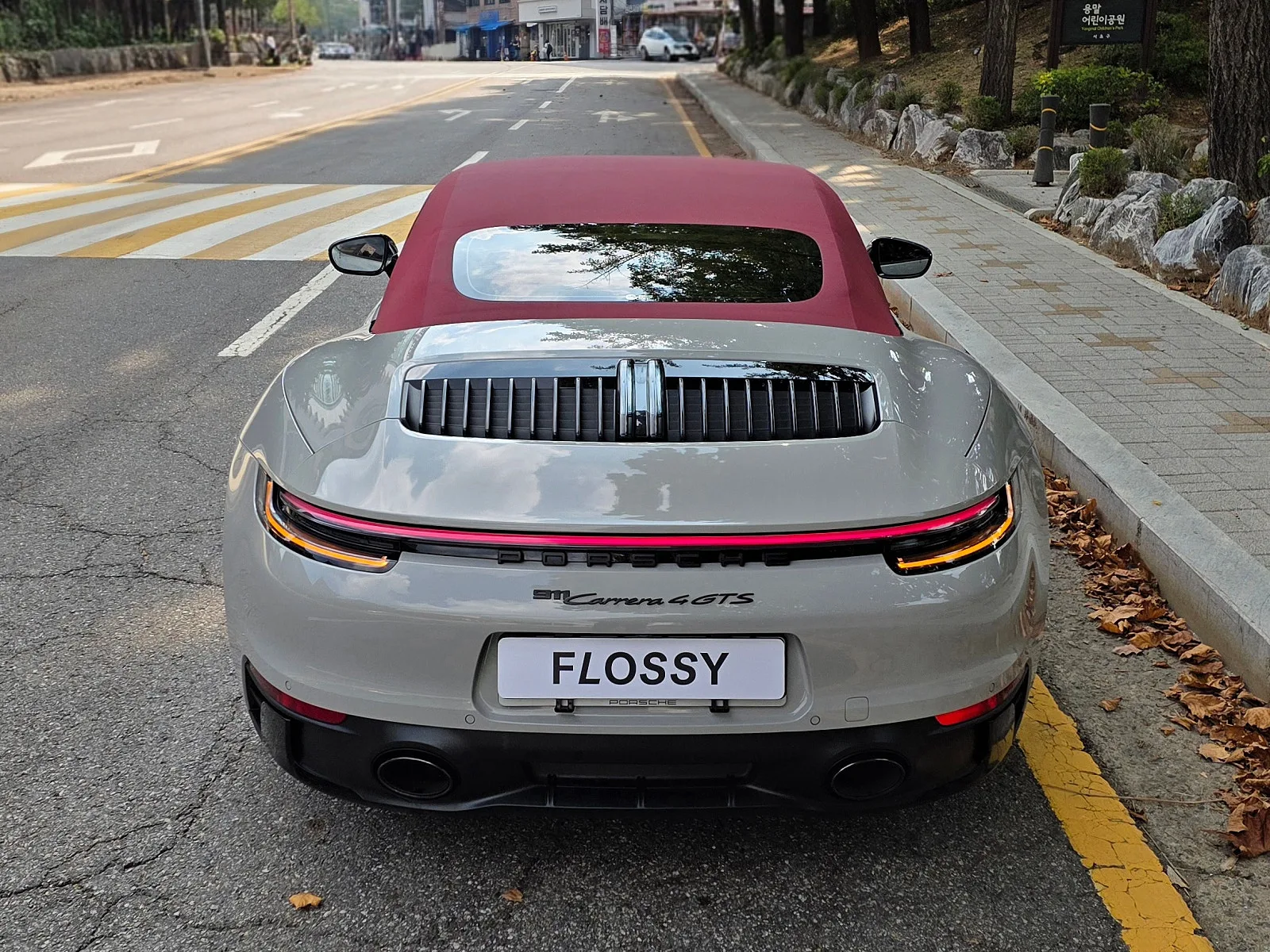 포르쉐 911 카레라 4 GTS 카브리올레 2022 크레용 사진 5