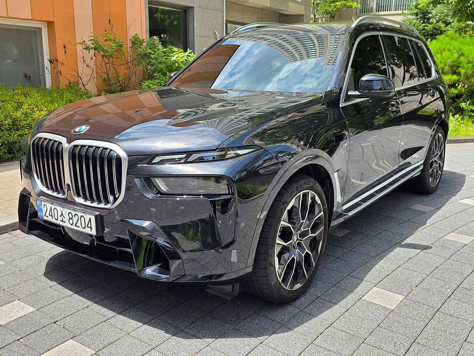 BMW X7 40i MSP 6인승 2024 블랙 사진 1