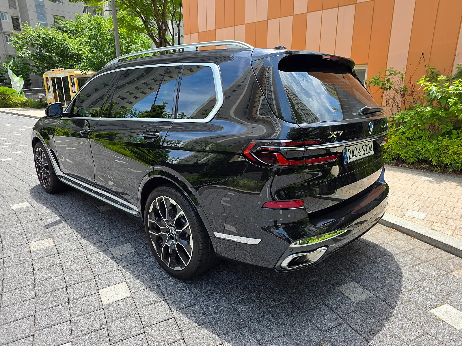 BMW X7 40i MSP 6인승 2024 블랙 사진 7