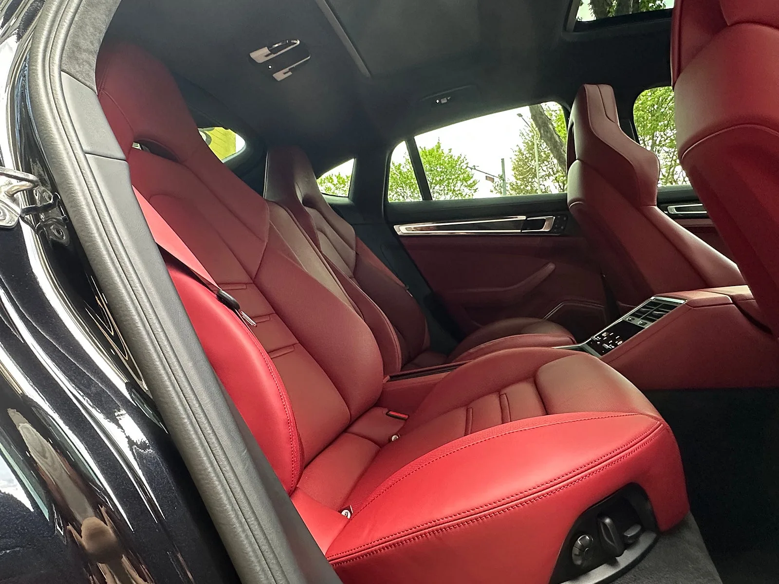 포르쉐 파나메라 GTS 4.0 2024 제트블랙 사진 5