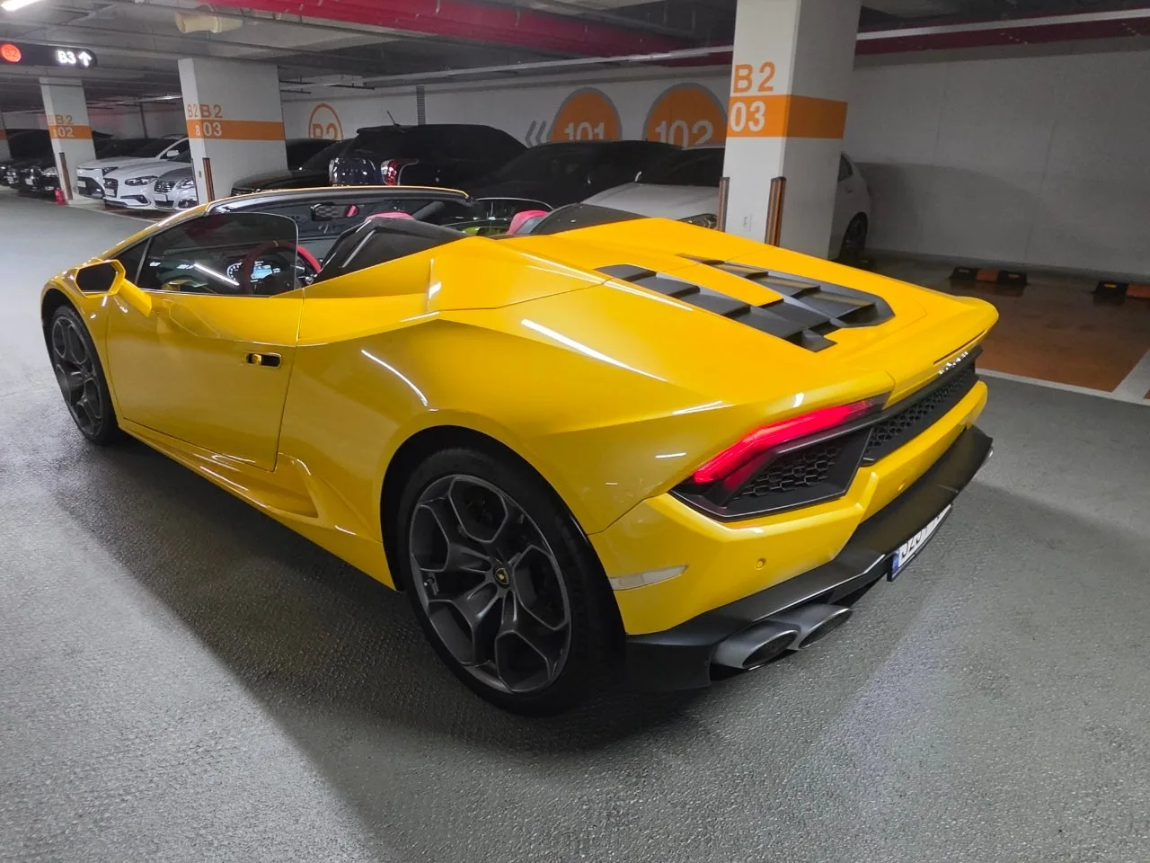 람보르기니 우라칸 LP580-2 스파이더 2017 옐로 사진 8