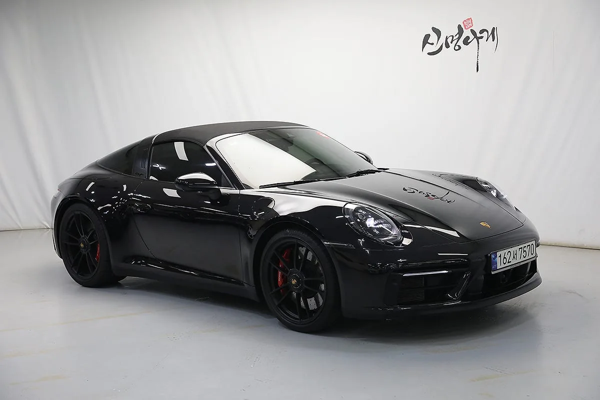 포르쉐 911 타르가 4 GTS 2023 검정색 사진 3