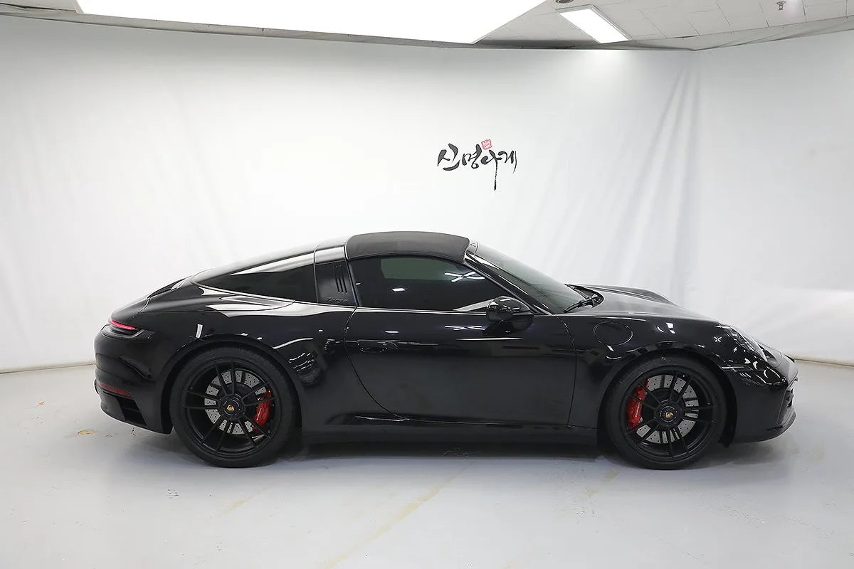 포르쉐 911 타르가 4 GTS 2023 검정색 사진 4