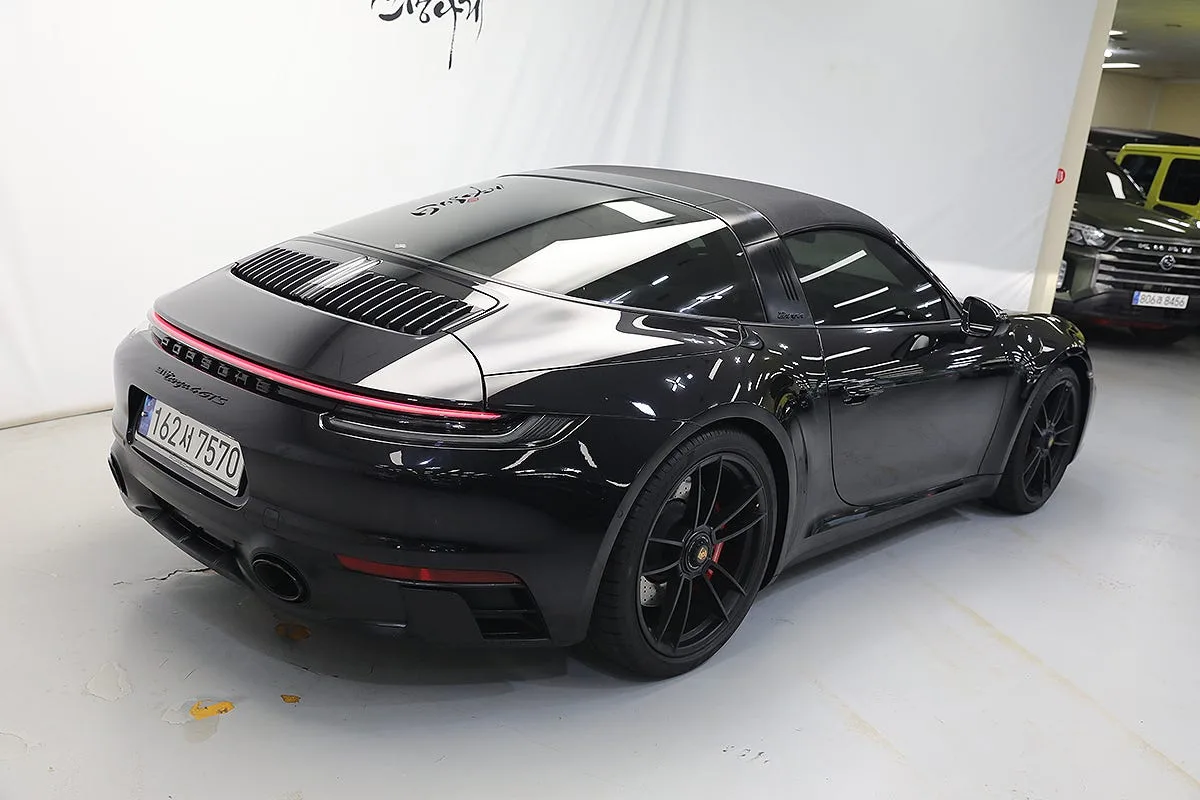 포르쉐 911 타르가 4 GTS 2023 검정색 사진 5