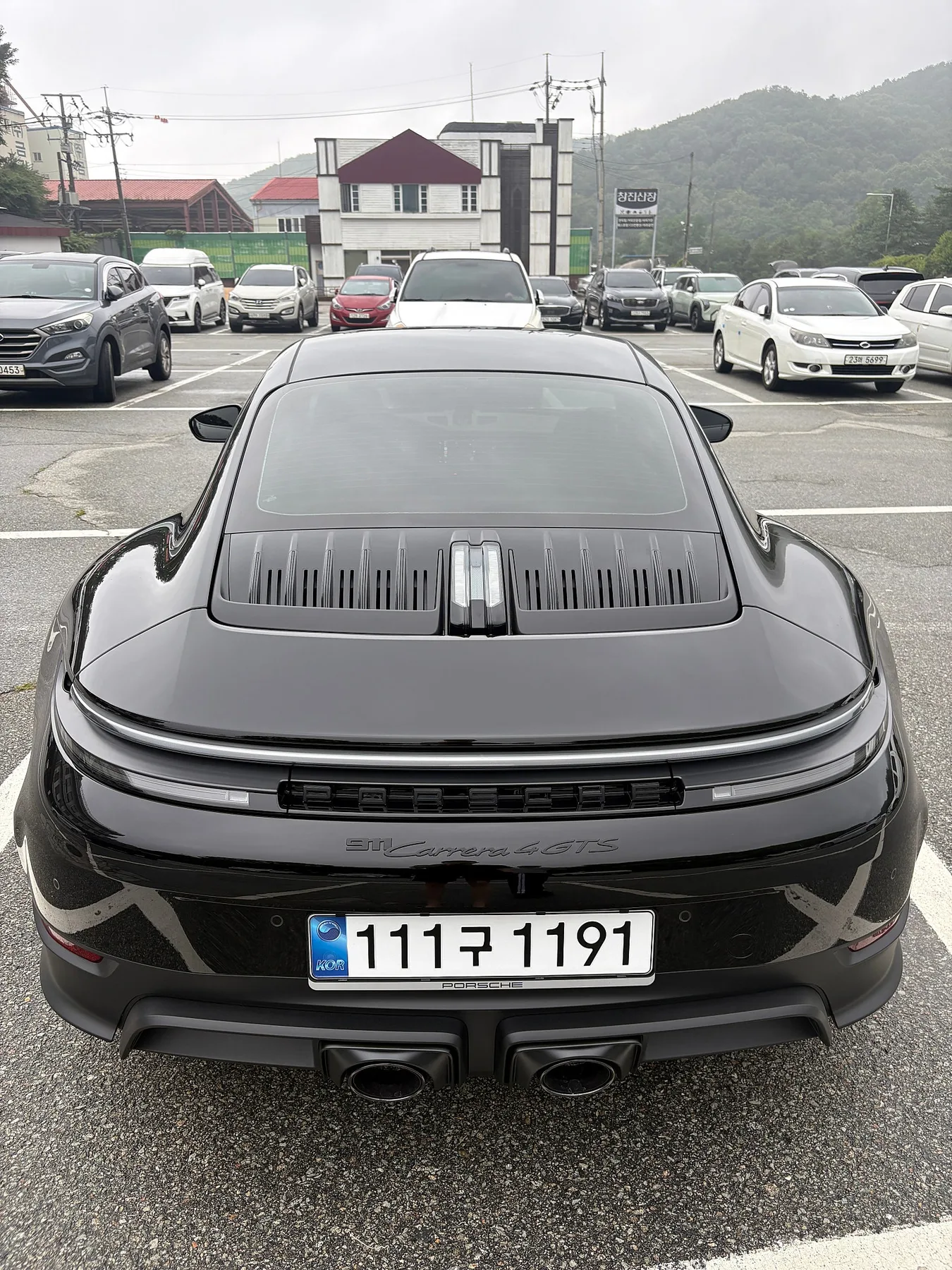 포르쉐 992.2 카레라 4 GTS 2026 블랙 사진 2