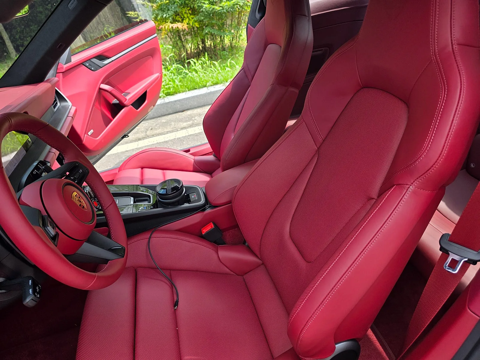 포르쉐 992.2 카레라 4 GTS 2026 블랙 사진 8