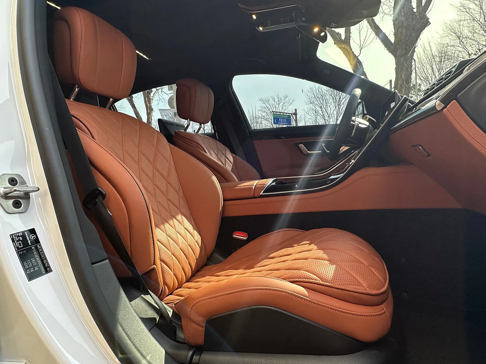 벤츠 S500L 4MATIC 2024 화이트 사진 7