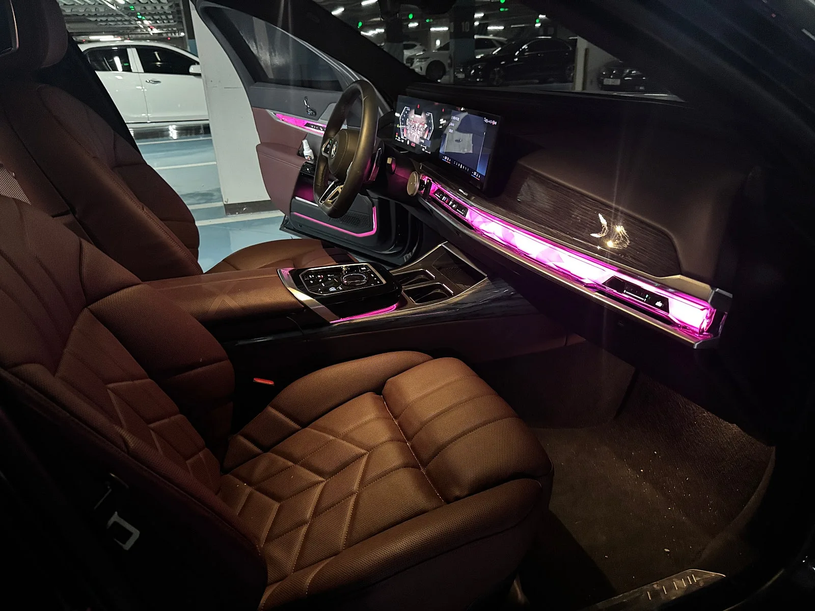 BMW 740d M스포츠 2026 네이비 사진 8