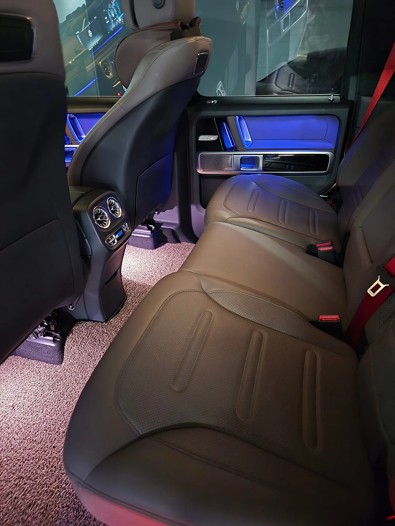 벤츠 G400D 2023 화이트 사진 6