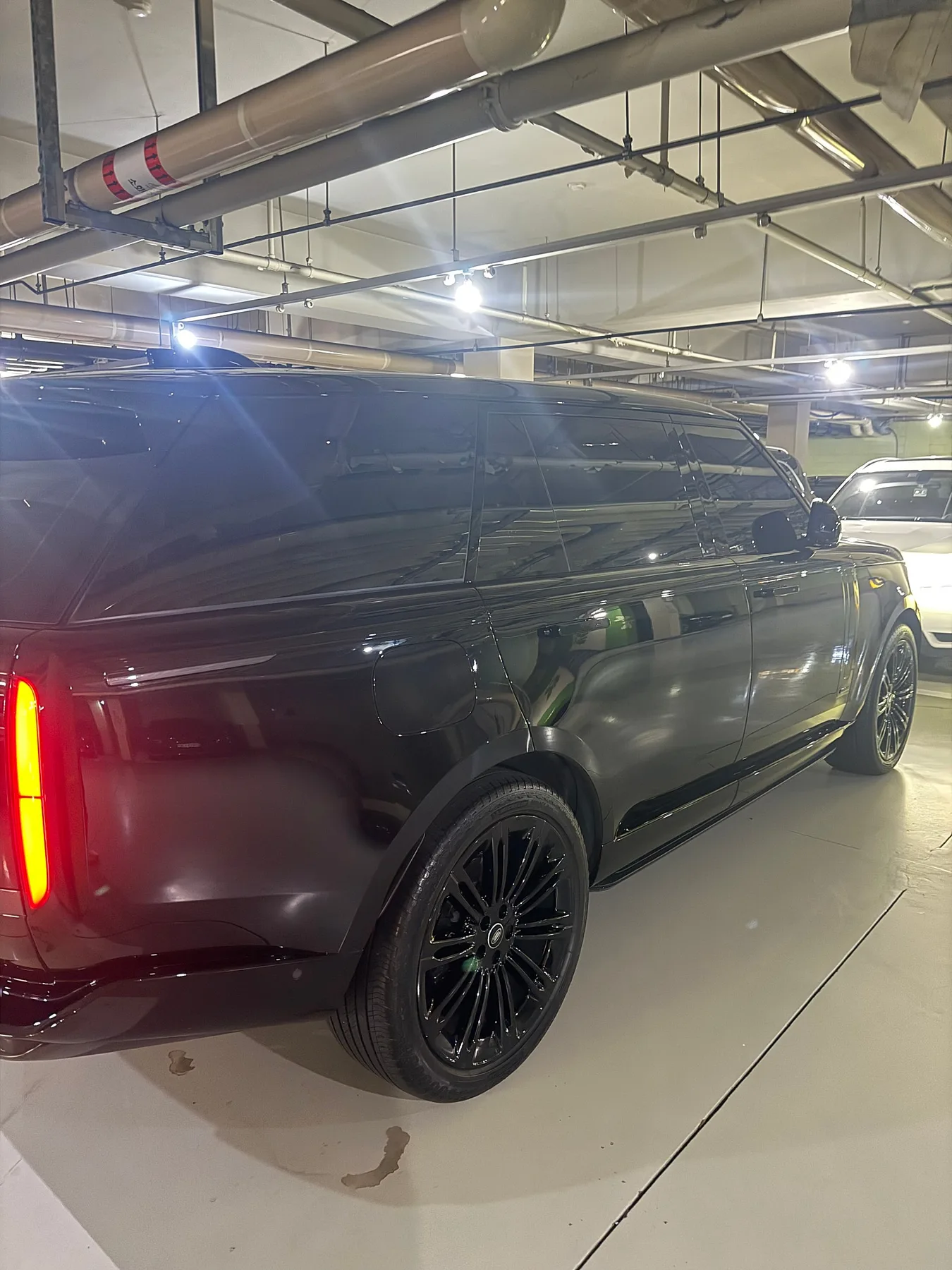 랜드로버 레인지로버 D350 LWB 2025 블랙 사진 3