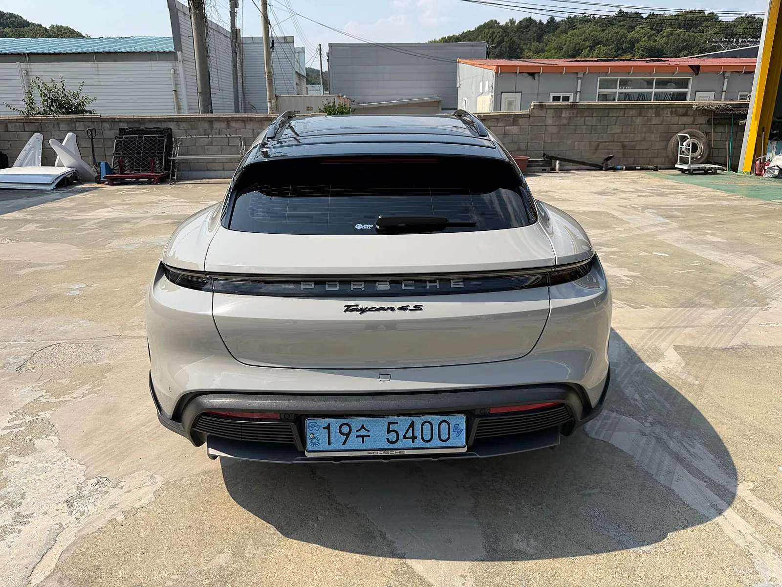 포르쉐 타이칸 4S 크로스 투리스모 2022 크레용 사진 5