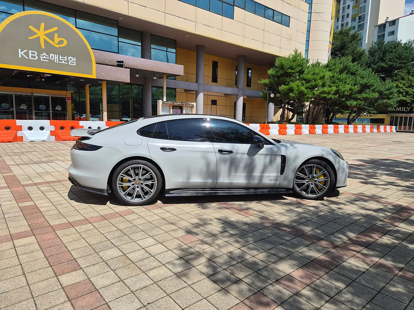 포르쉐 파나메라 GTS 4.0 2021 화이트 사진 6