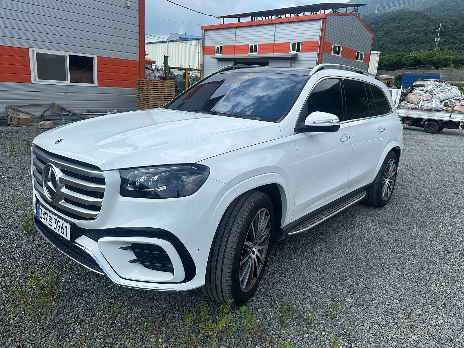 벤츠 GLS 450 2025 화이트 사진 2
