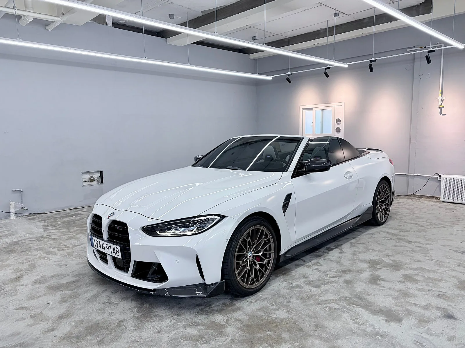 BMW M4 컨버터블 2022 화이트 사진 2