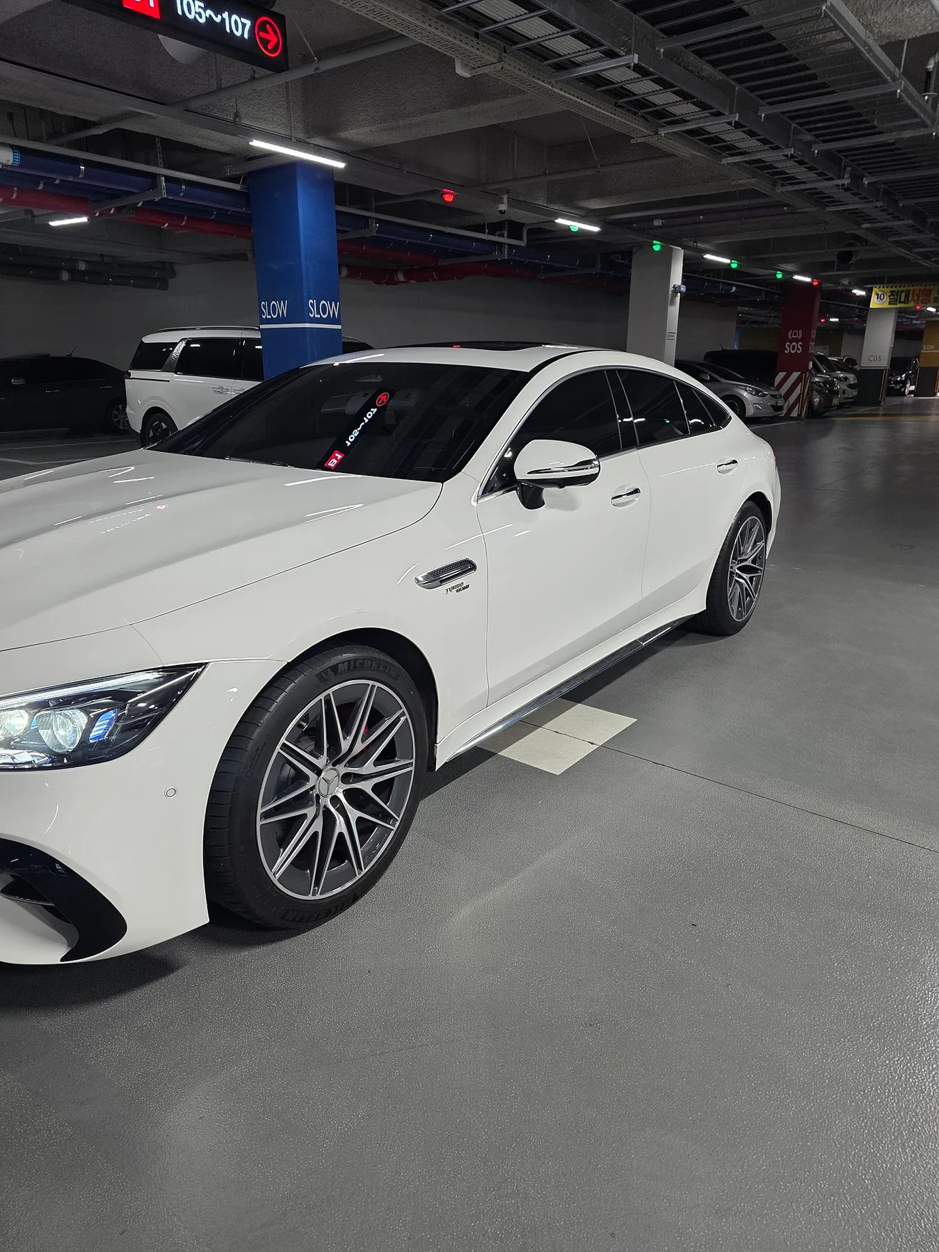 벤츠 AMG GT43 2024 화이트 사진 2
