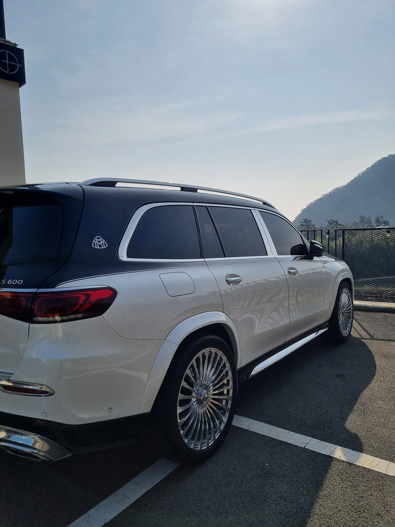 벤츠 GLS600 마이바흐 2023 화이트 사진 3
