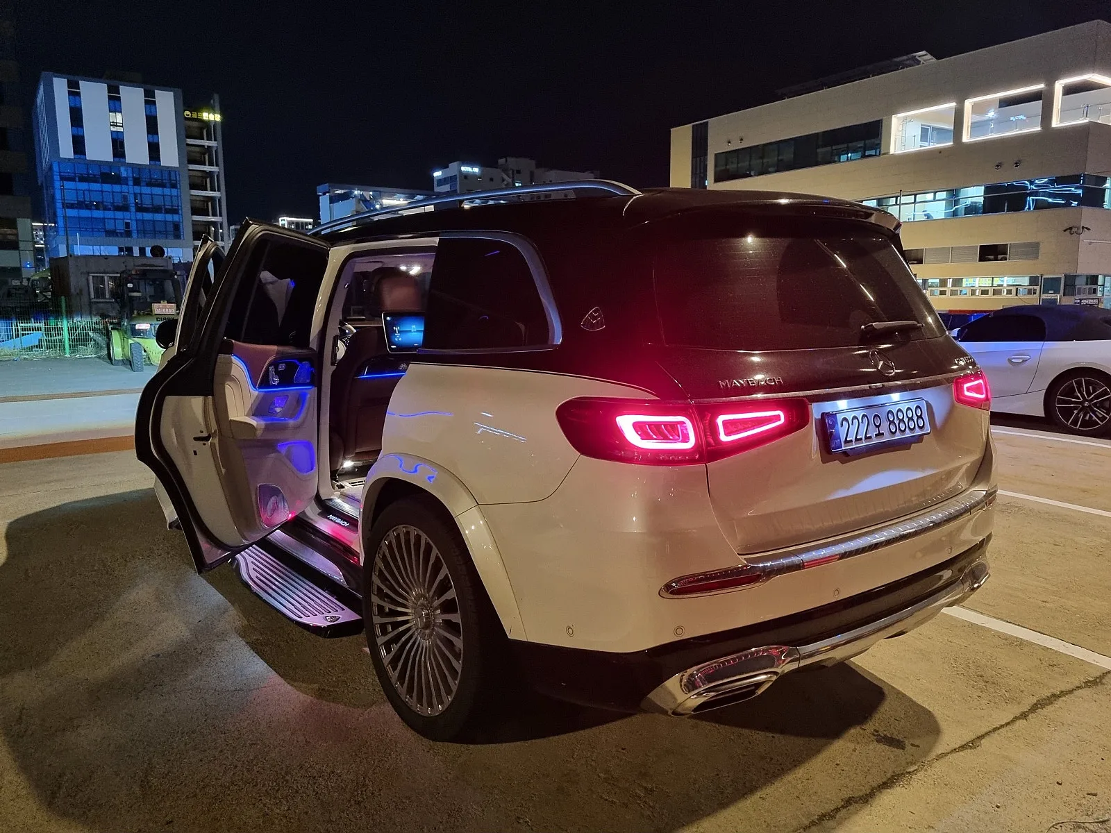 벤츠 GLS600 마이바흐 2023 화이트 사진 5