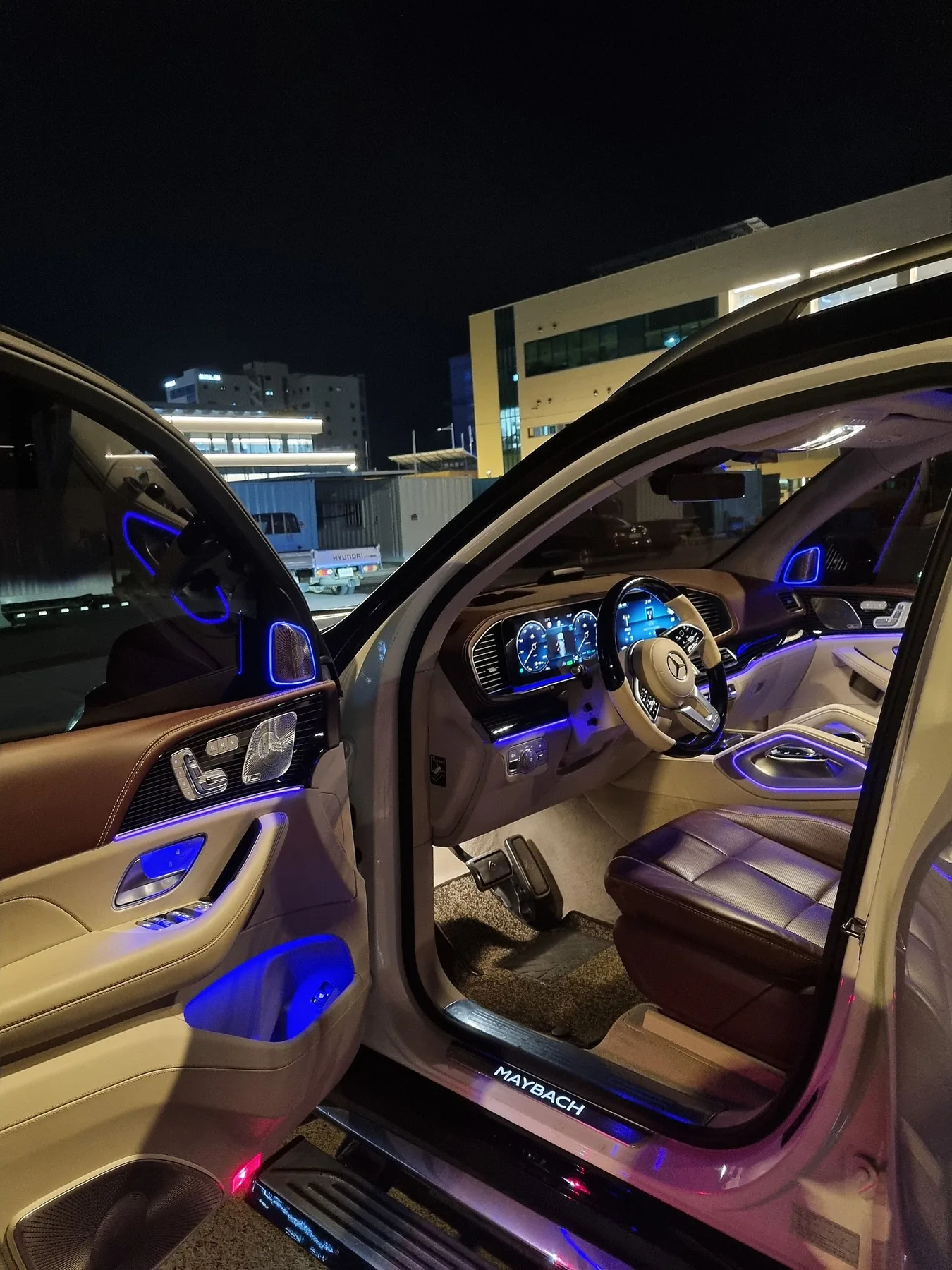 벤츠 GLS600 마이바흐 2023 화이트 사진 6
