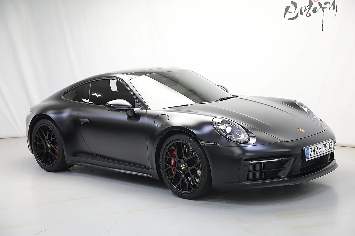 포르쉐 911 카레라 GTS 2025 블랙 사진 3
