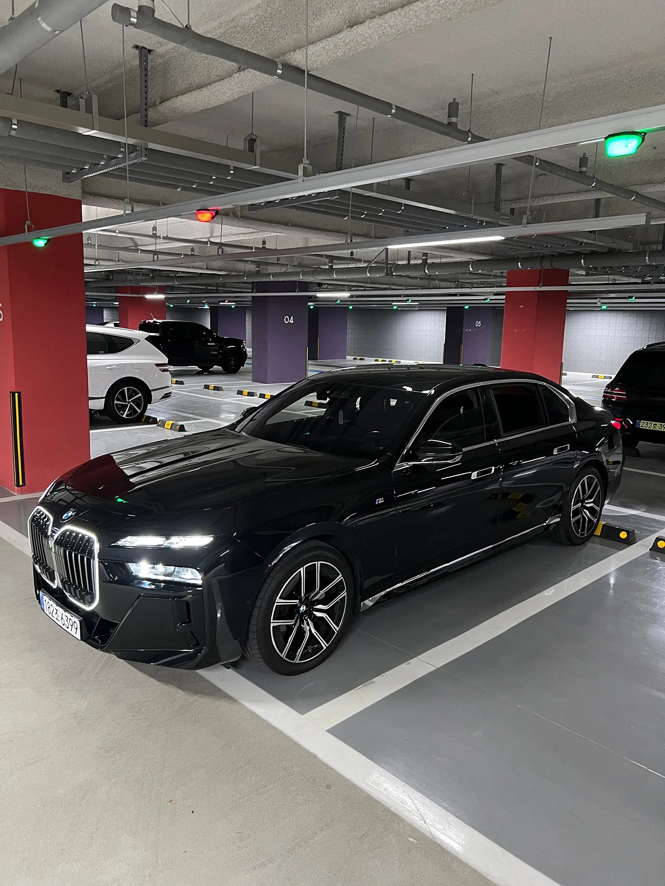 BMW 740d M스포츠 2024 블랙 사진 2
