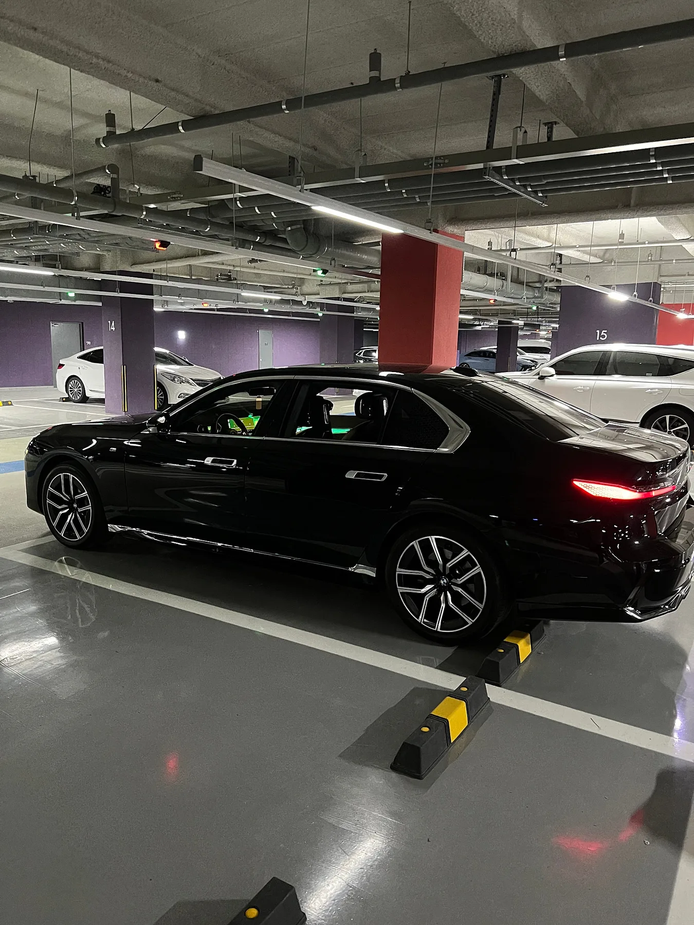 BMW 740d M스포츠 2024 블랙 사진 6