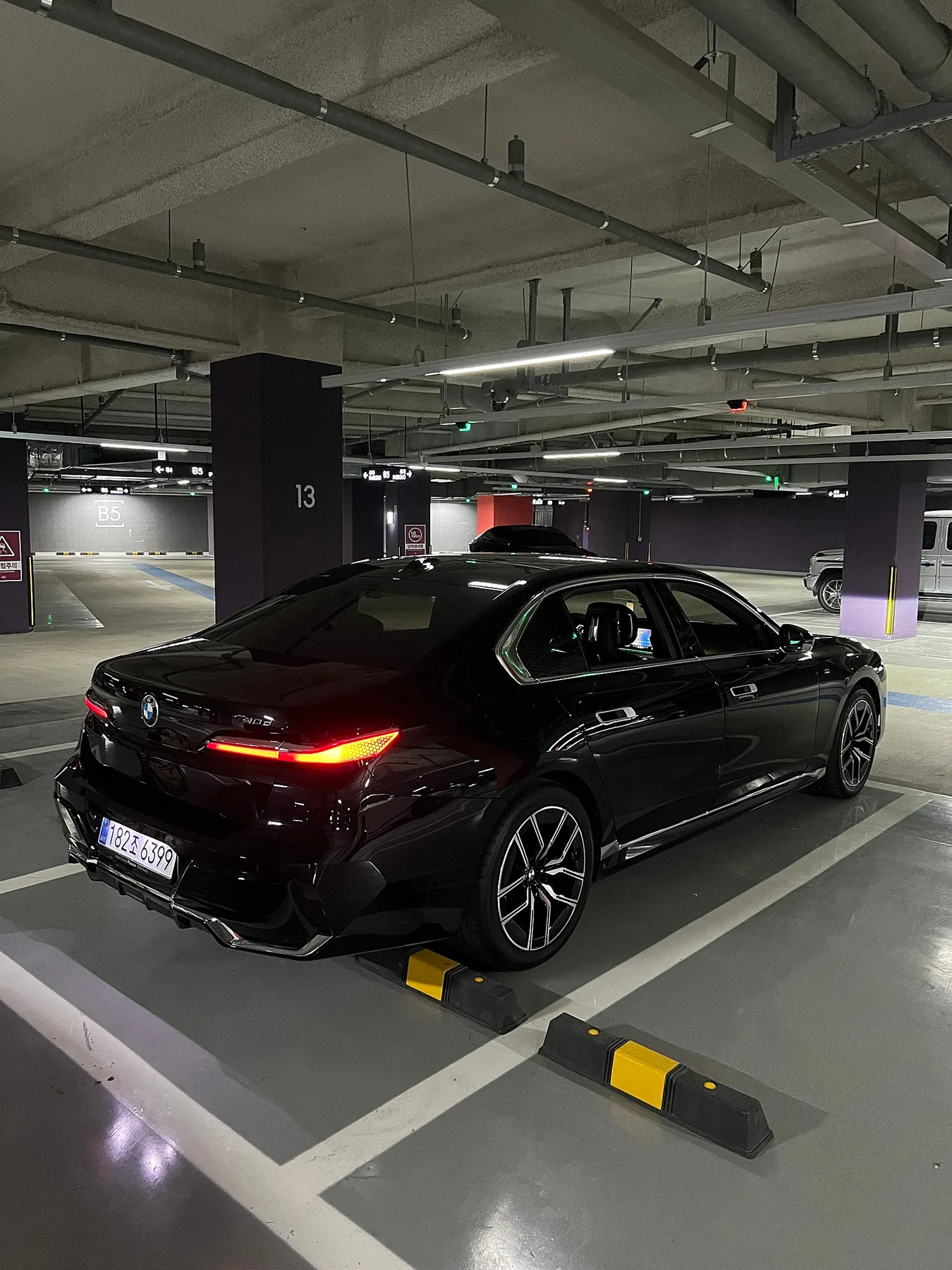BMW 740d M스포츠 2024 블랙 사진 7
