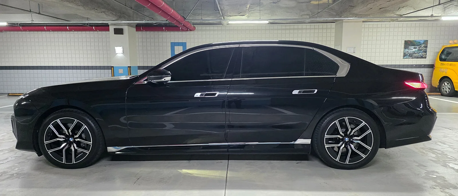 BMW i7 eDrive 50 2026 검정색 사진 7