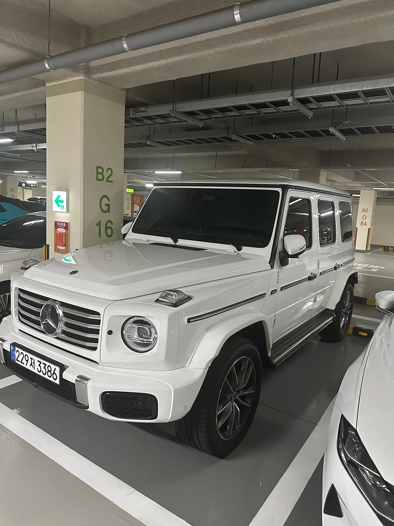 벤츠 G450d 2026 화이트 사진 2