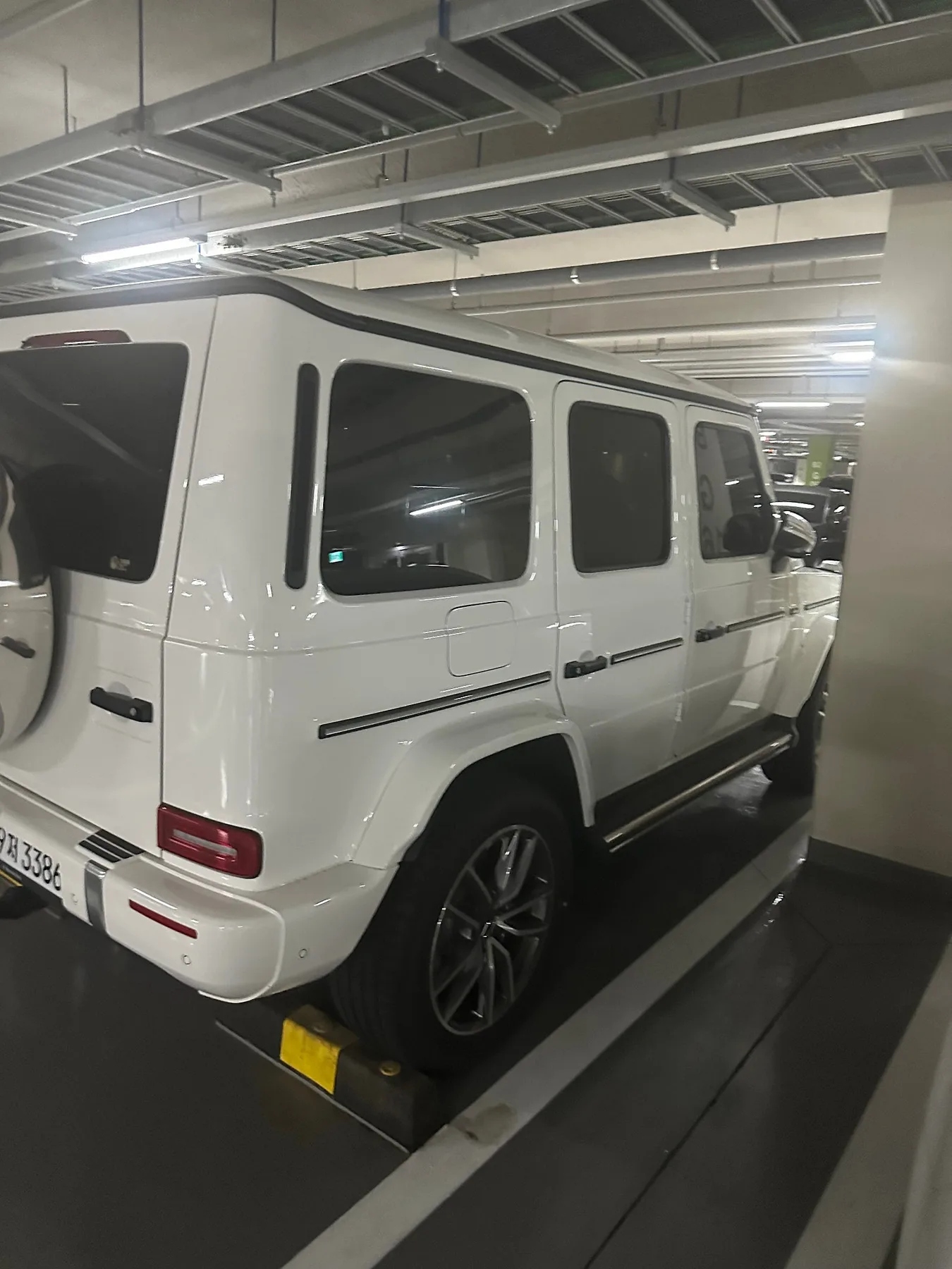 벤츠 G450d 2026 화이트 사진 4