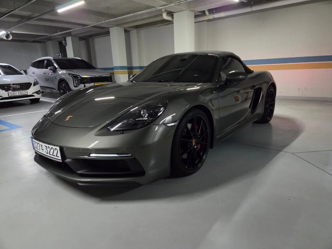 포르쉐 718 박스터 GTS 4.0 2022 건메탈 사진 2