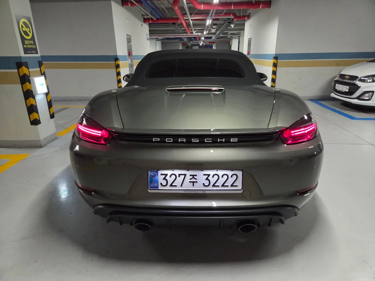 포르쉐 718 박스터 GTS 4.0 2022 건메탈 사진 4