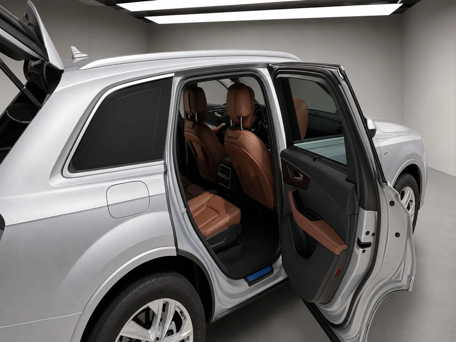 아우디 Q7 45 TDI 콰트로 프리미엄 2022 실버 사진 7