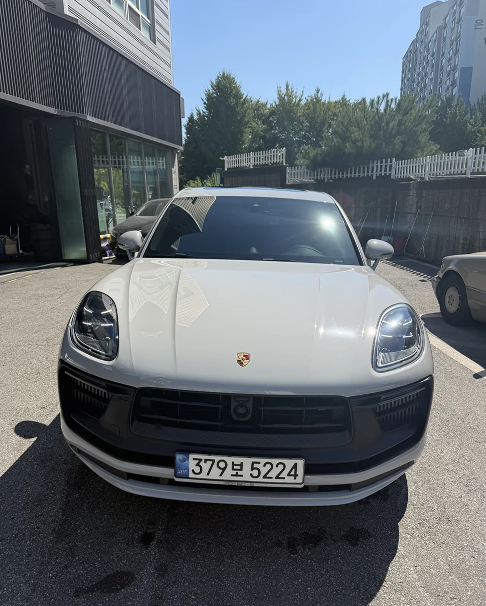 포르쉐 마칸 GTS 2022 크레용 사진 2