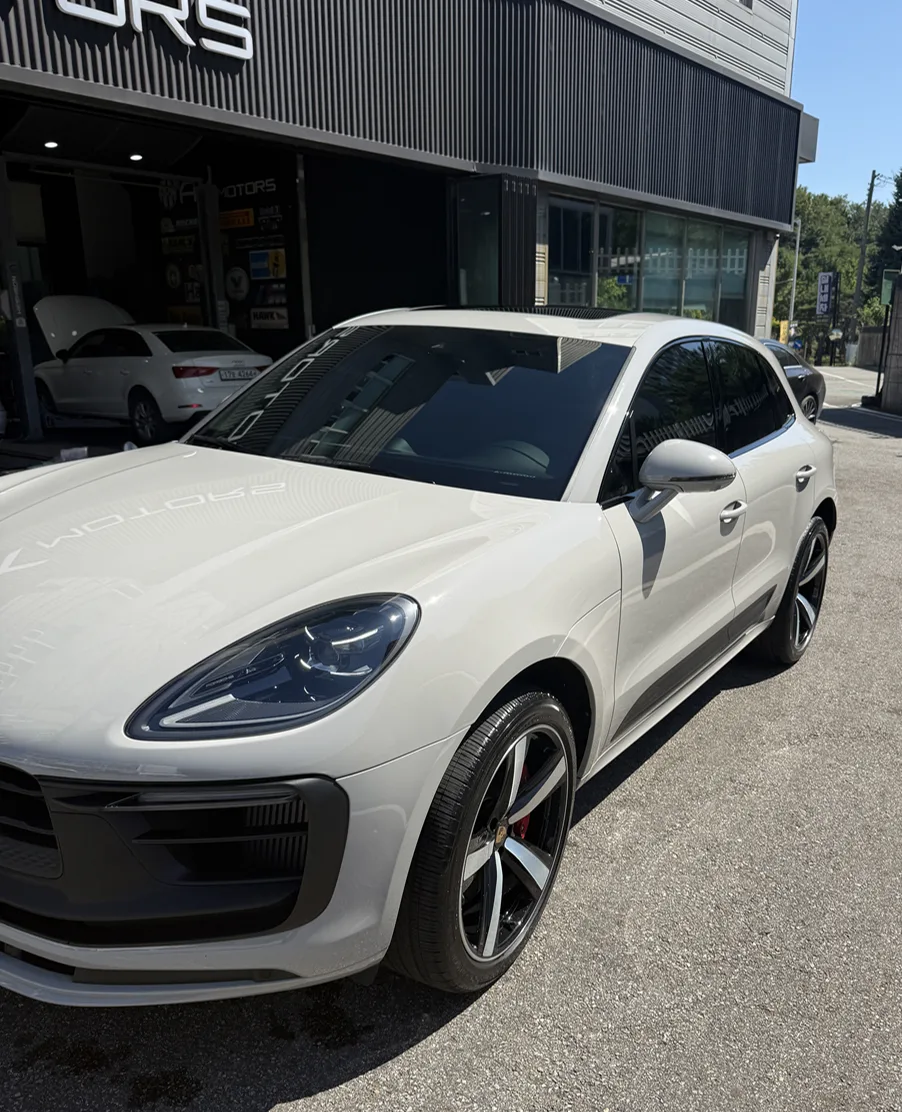 포르쉐 마칸 GTS 2022 크레용 사진 3