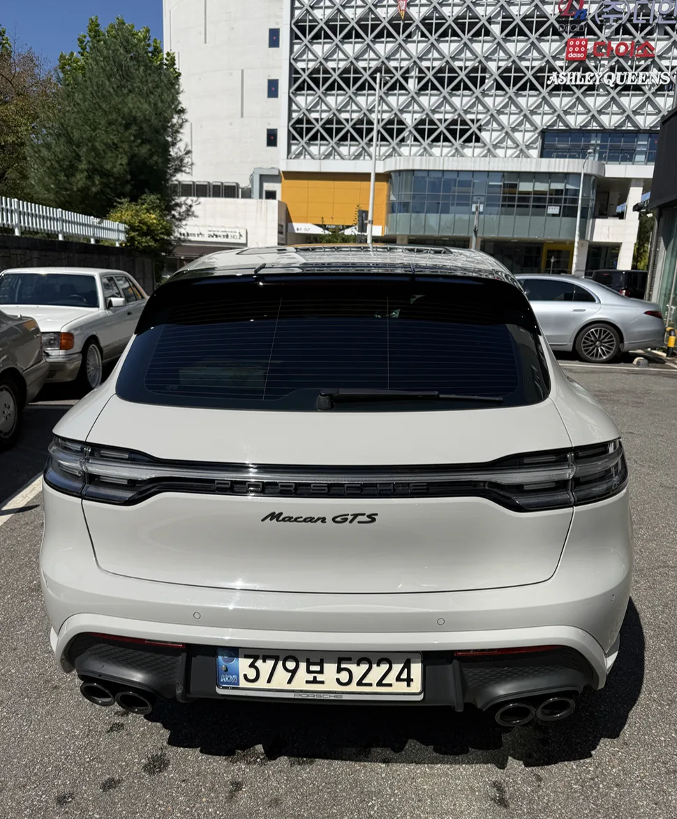포르쉐 마칸 GTS 2022 크레용 사진 4