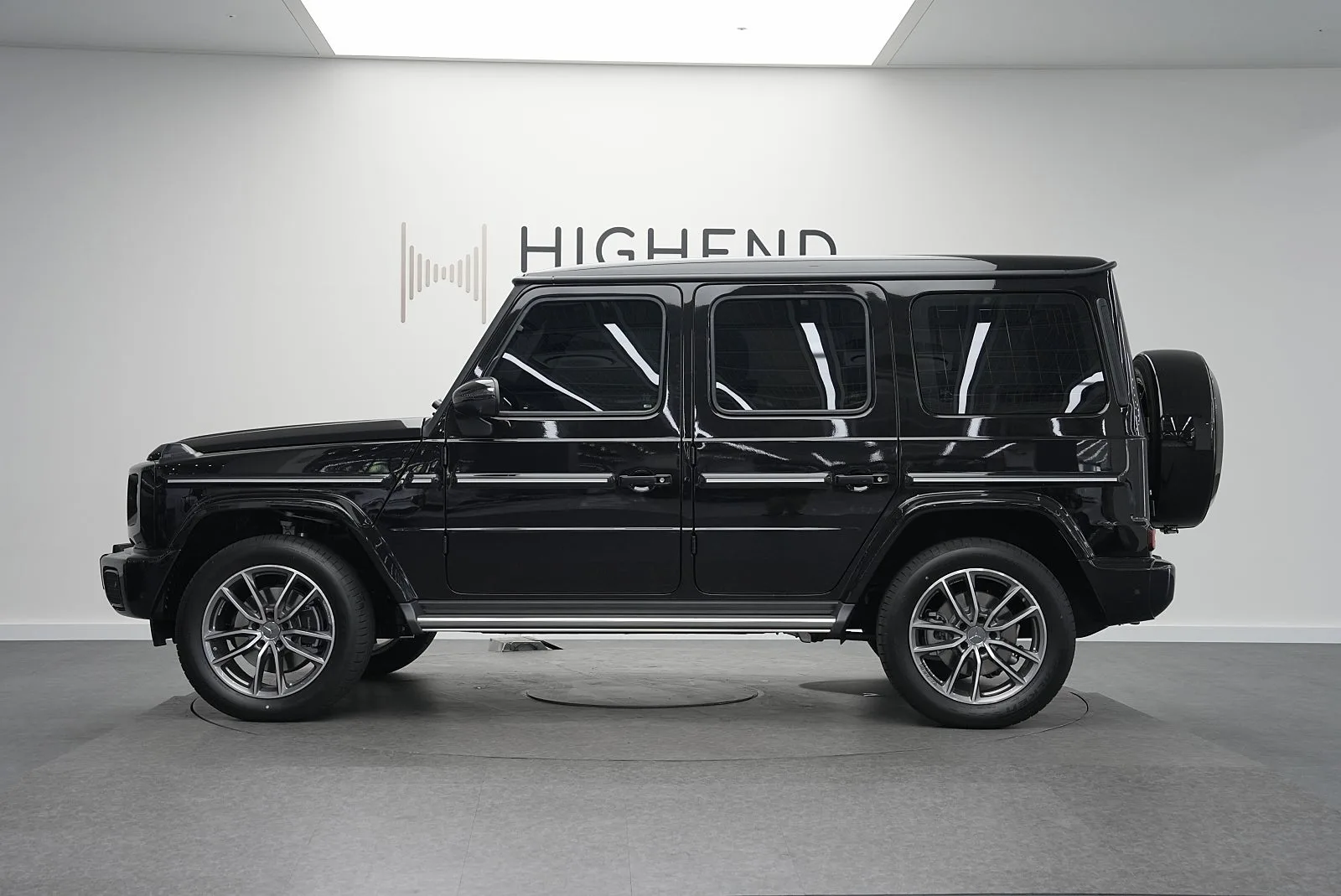 벤츠 G-클래스 W465 G450d 2026 블랙 사진 4