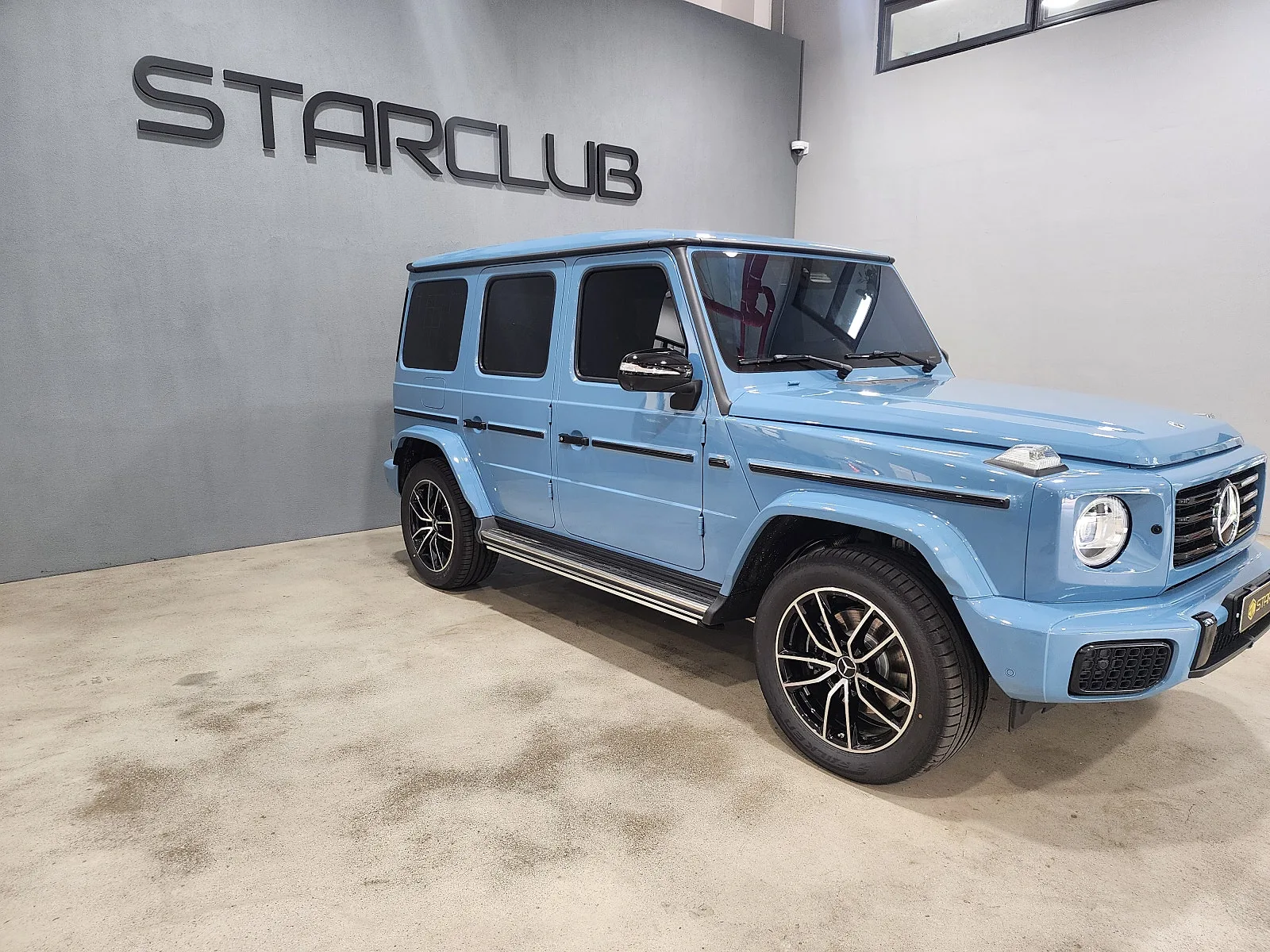 벤츠 지바겐 G450D 매뉴팩쳐 2025 실버 사진 2