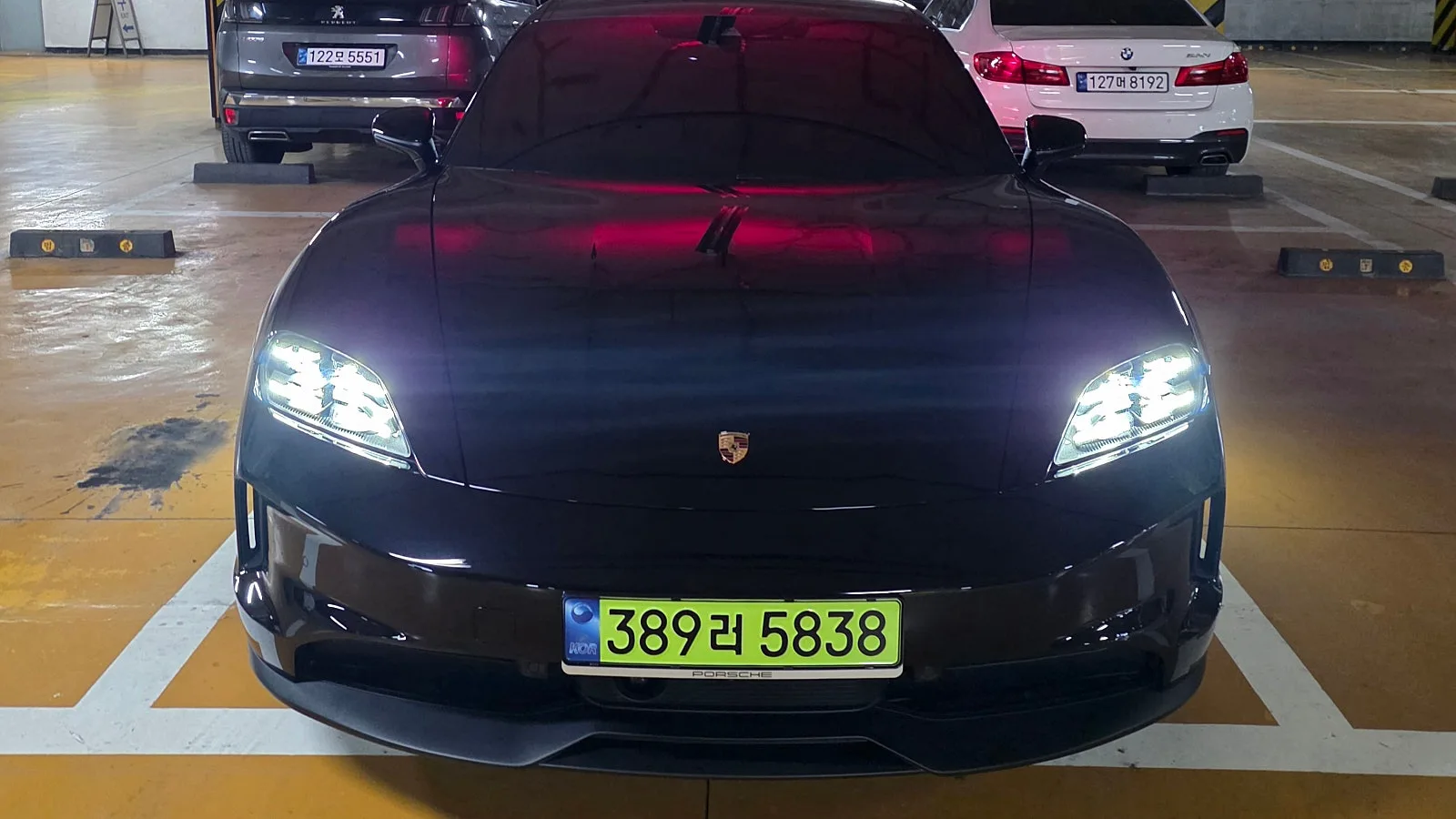 포르쉐 타이칸 4S 2025 블랙 사진 1