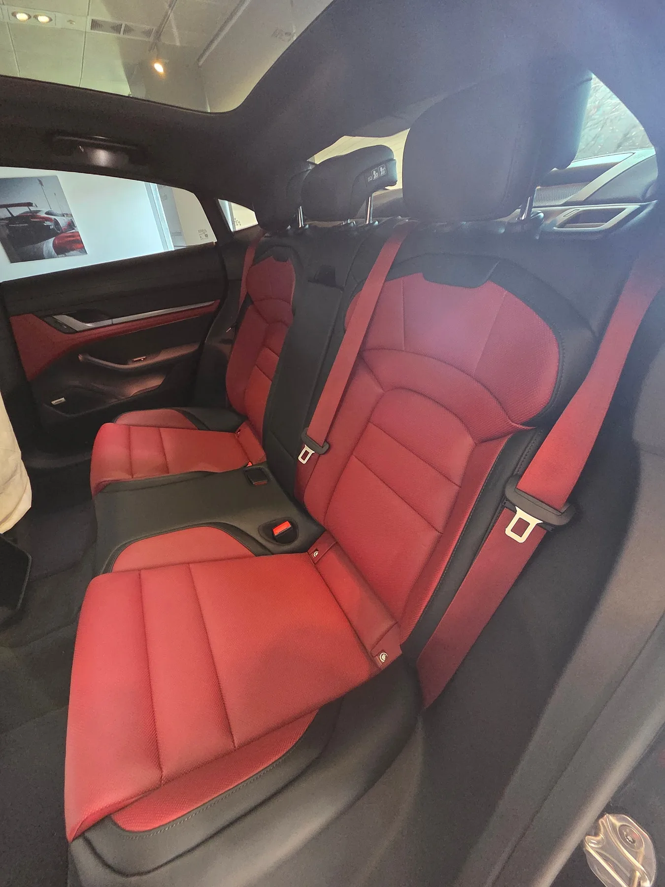 포르쉐 타이칸 4S 2025 블랙 사진 4