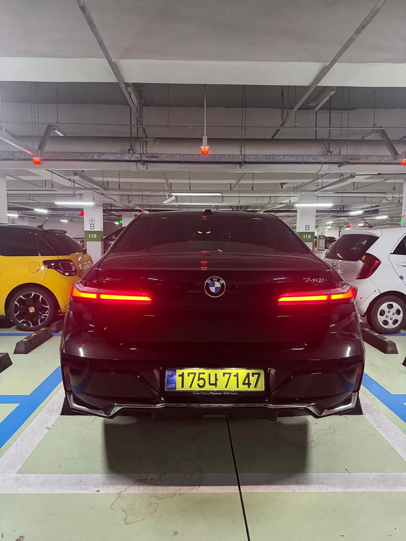 BMW 740i 리미티드 2025 건메탈 사진 3