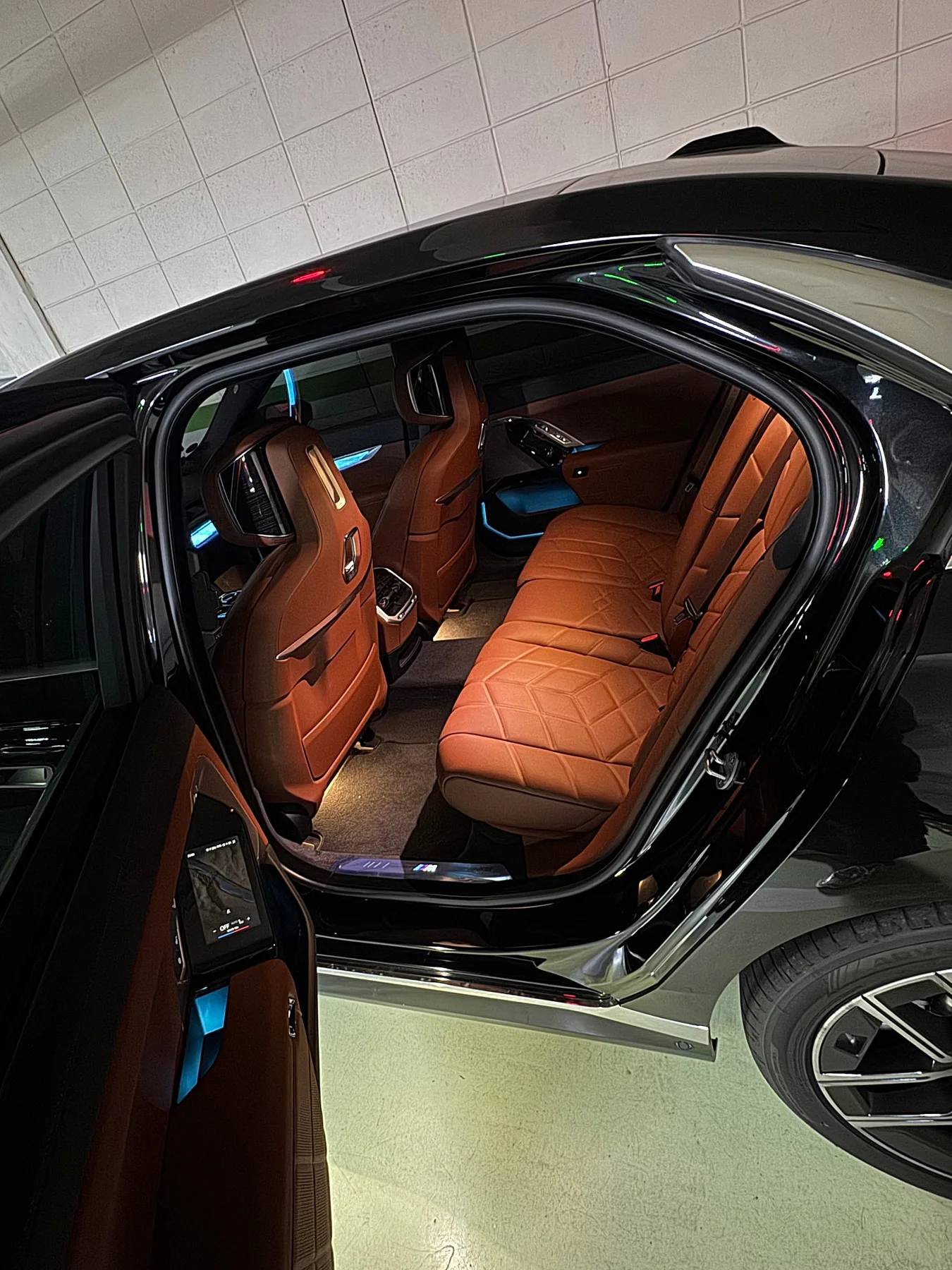BMW 740i 리미티드 2025 건메탈 사진 7