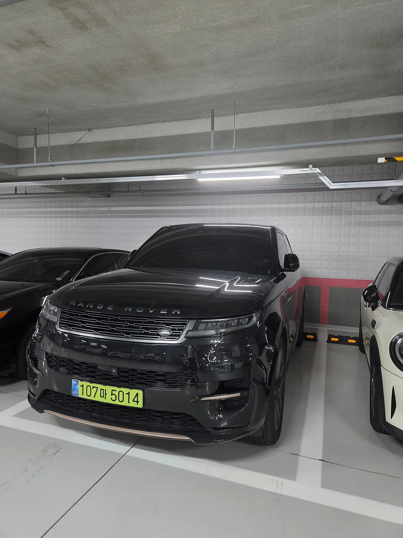 랜드로버 레인지로버 스포츠 P360 HSE Dynamic 2024 블랙 사진 1
