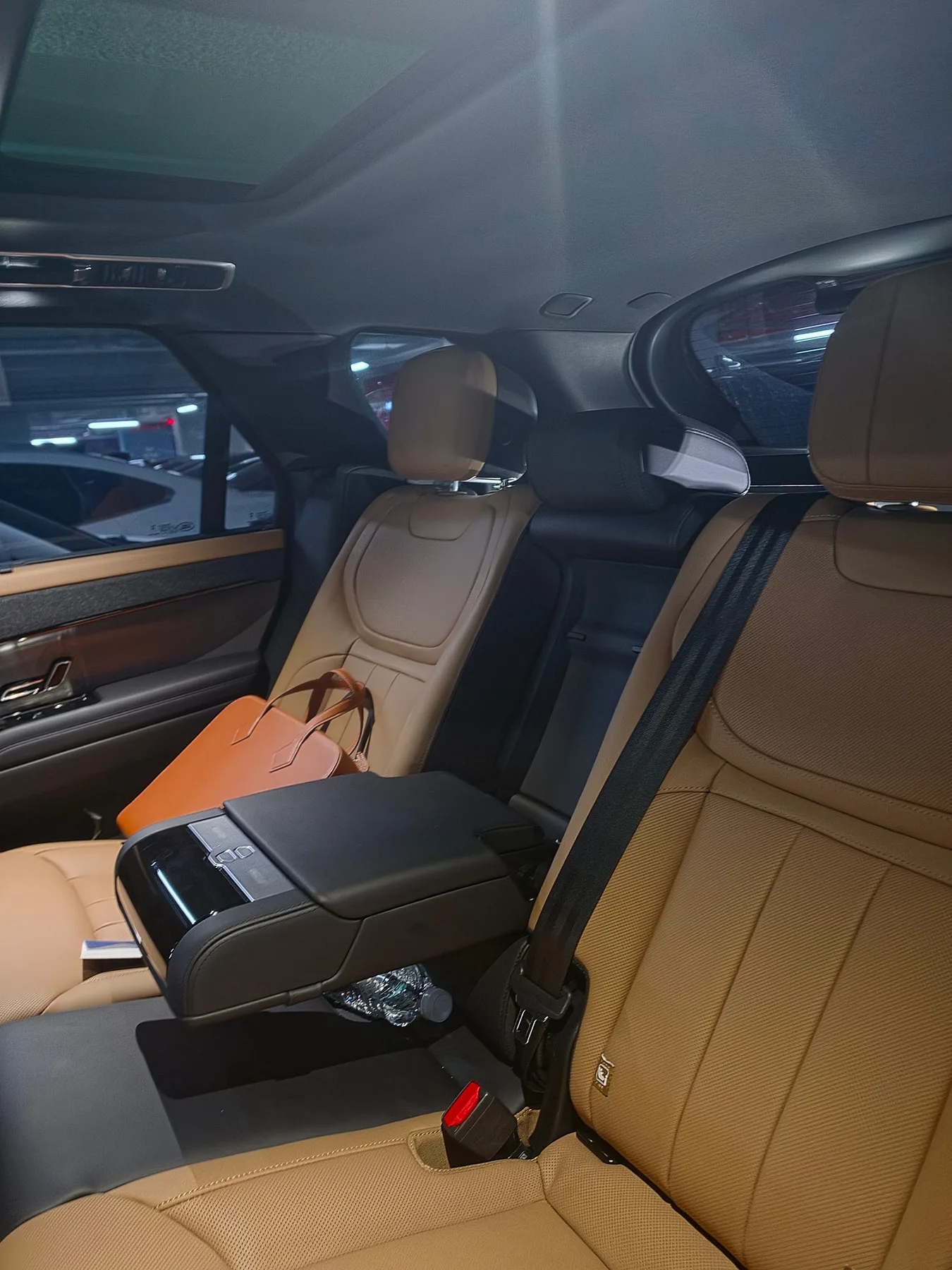 랜드로버 레인지로버 스포츠 P360 HSE Dynamic 2024 블랙 사진 6