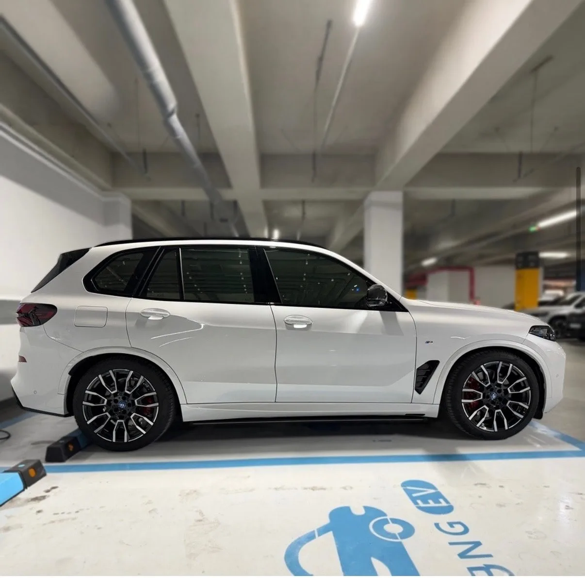 BMW X5 50e MSP 2025 화이트 사진 4