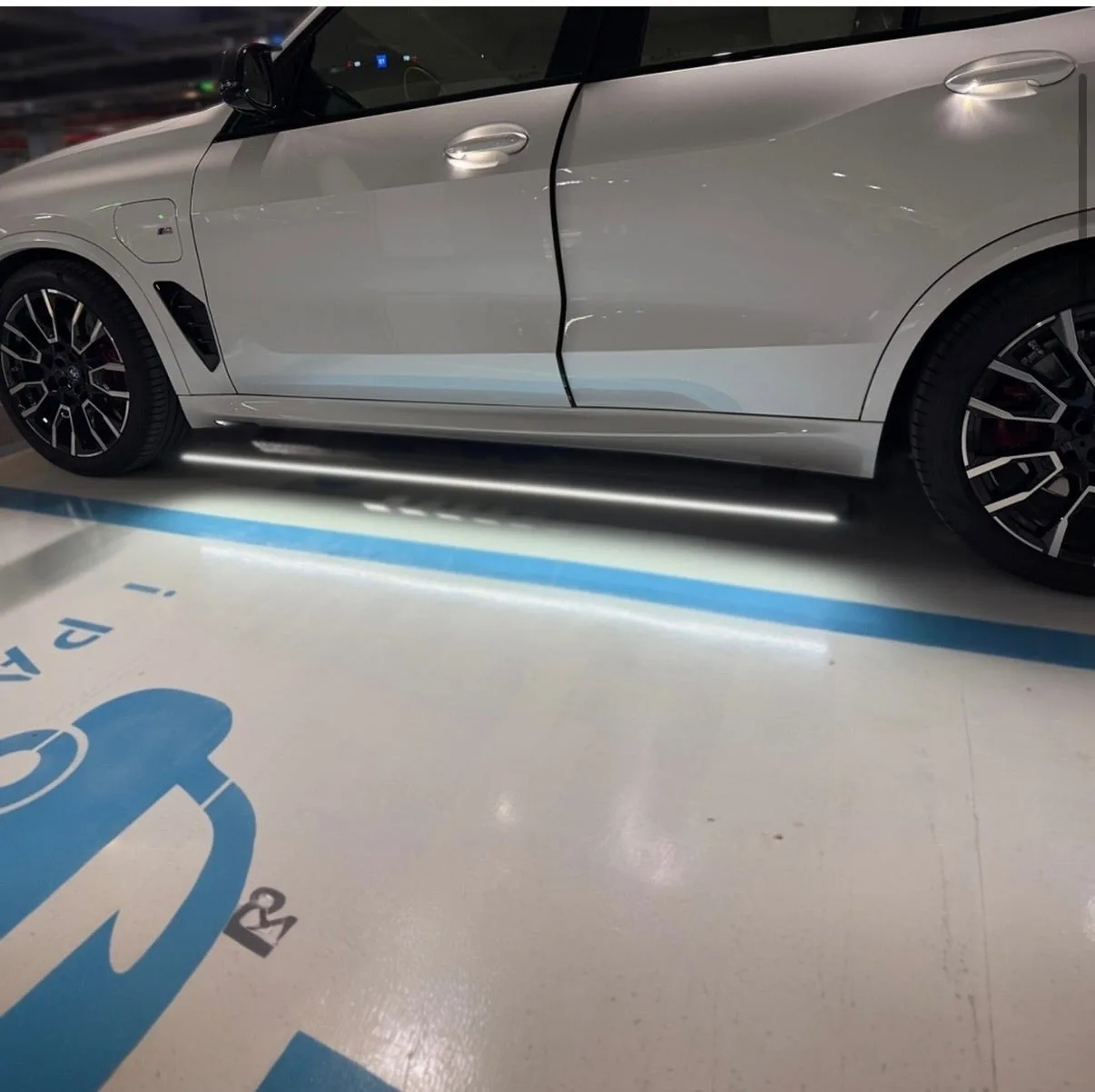 BMW X5 50e MSP 2025 화이트 사진 5