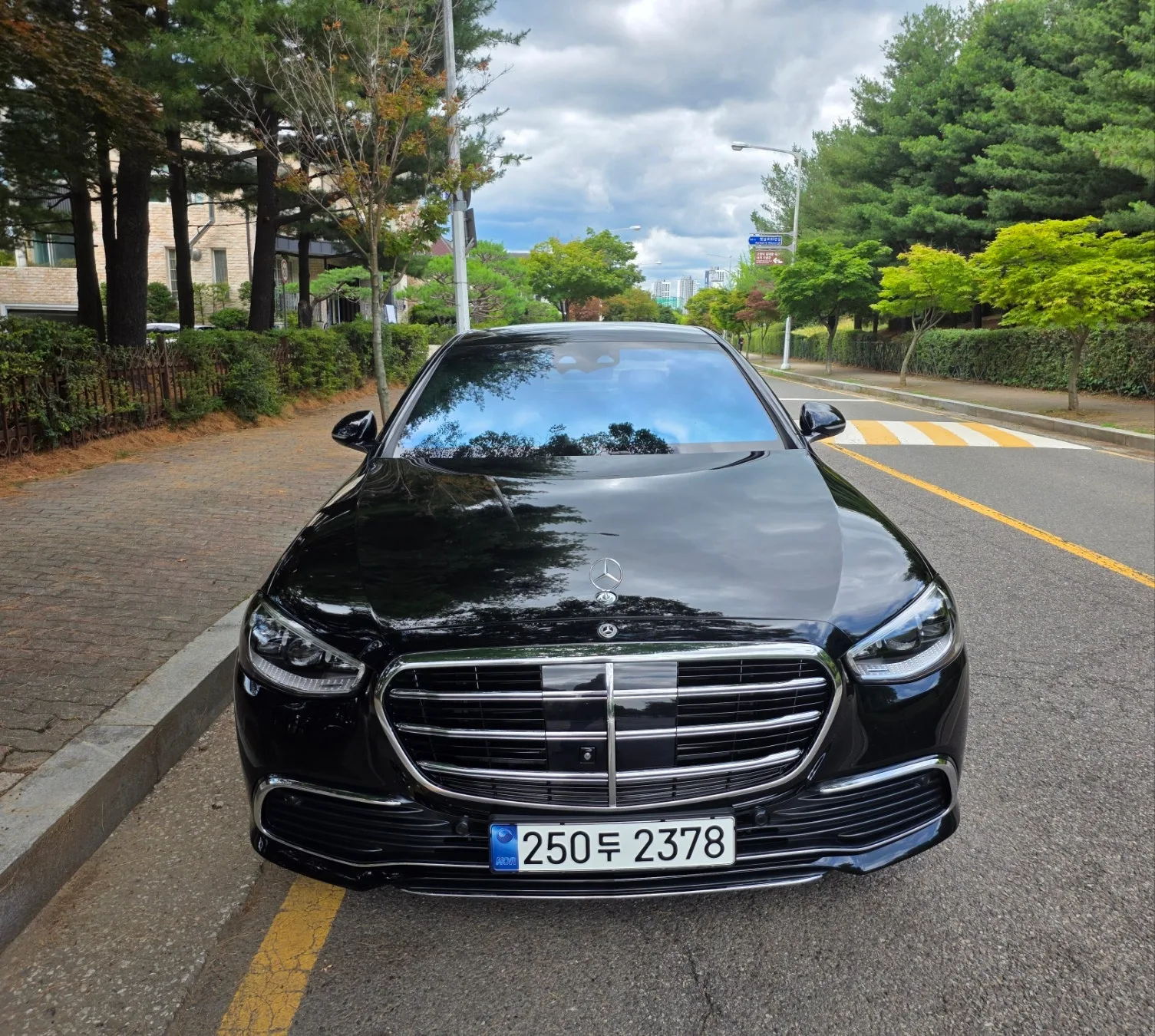 벤츠 S580e 2023 블랙 사진 3