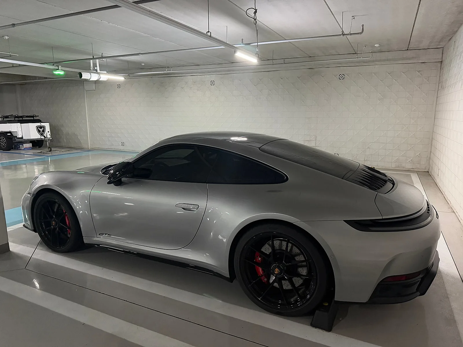 포르쉐 911 4 GTS 화이트 사진 1