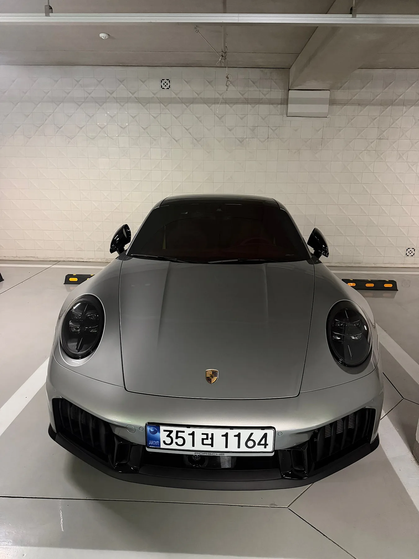 포르쉐 911 4 GTS 화이트 사진 3